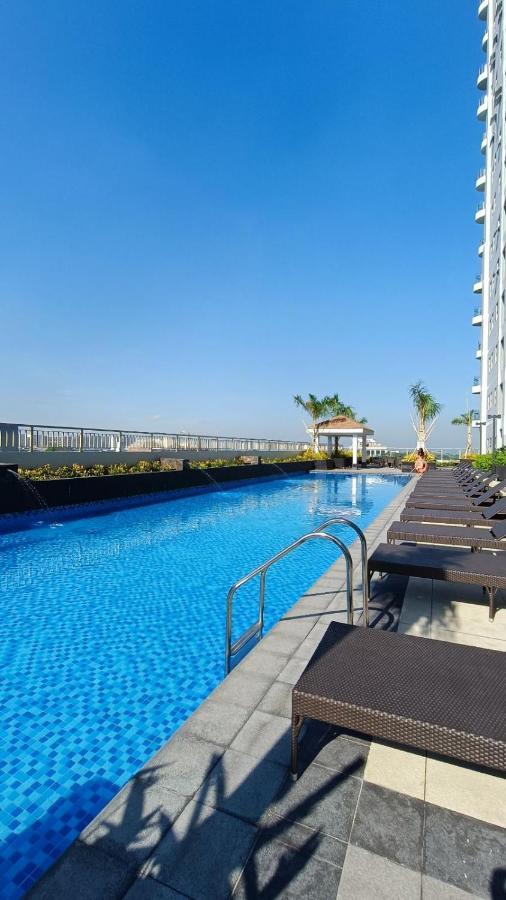 Smdc Coast Residences Near Picc World Trade Center Moa Pasay Exterior photo