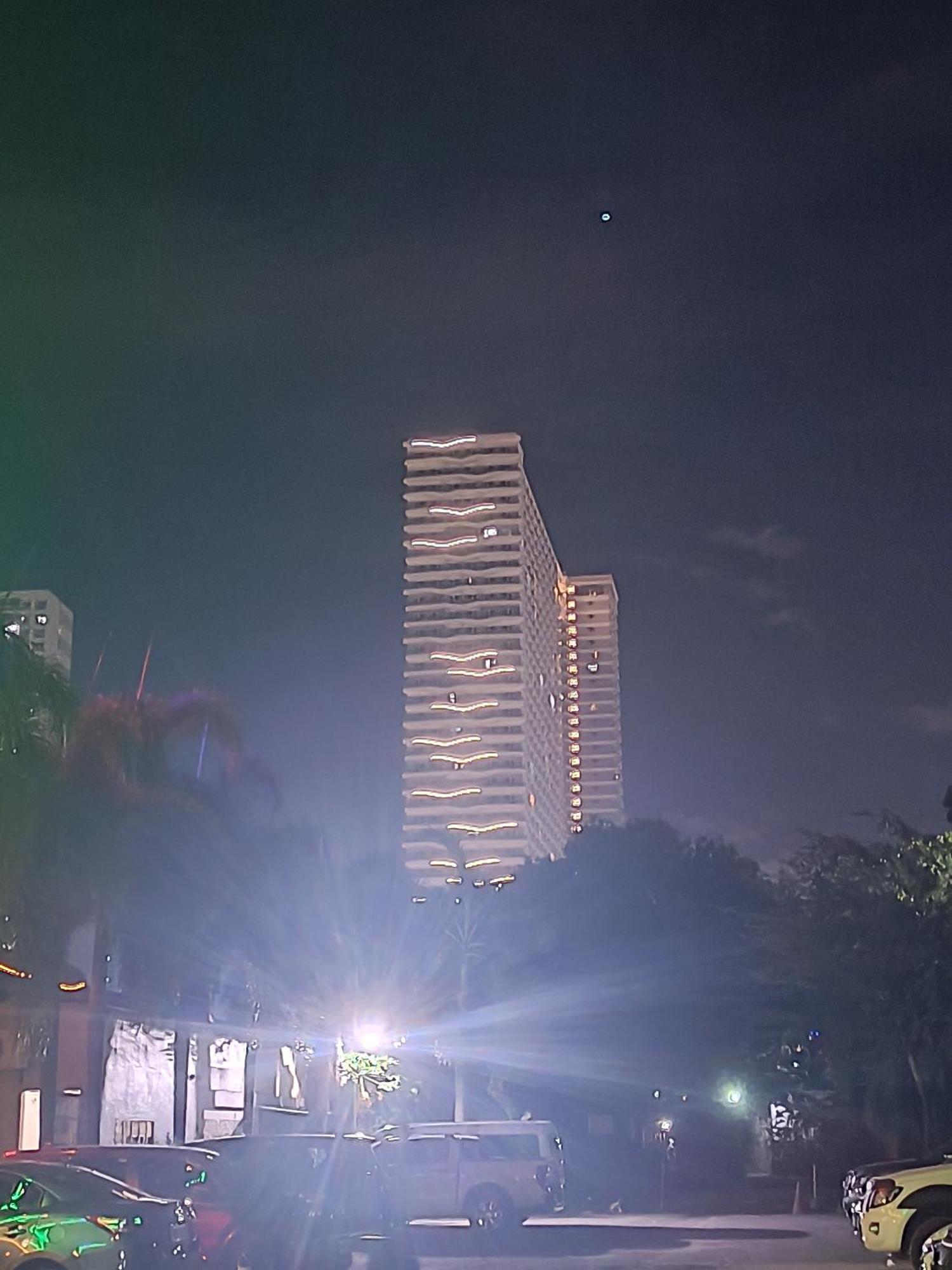 Smdc Coast Residences Near Picc World Trade Center Moa Pasay Exterior photo